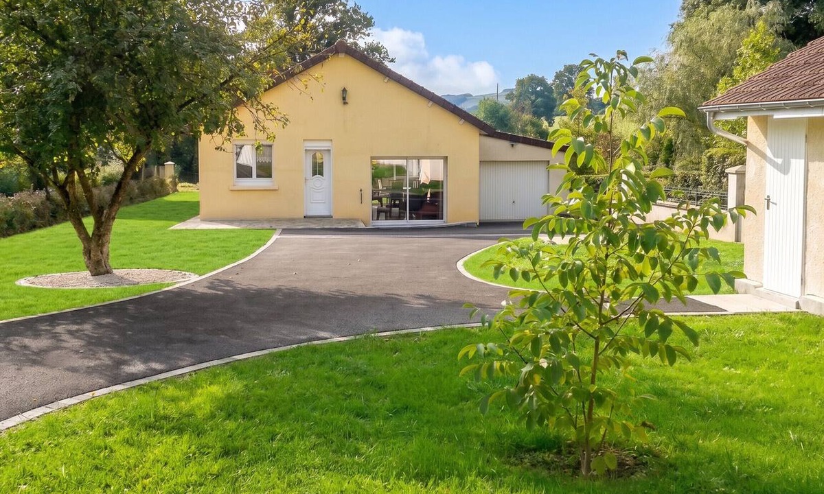 Thil-sur-Arroux House | Homerez - House in Thil-sur-Arroux