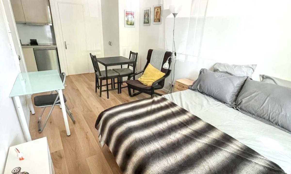 Montrouge Apartment | Homerez - Studio in Montrouge