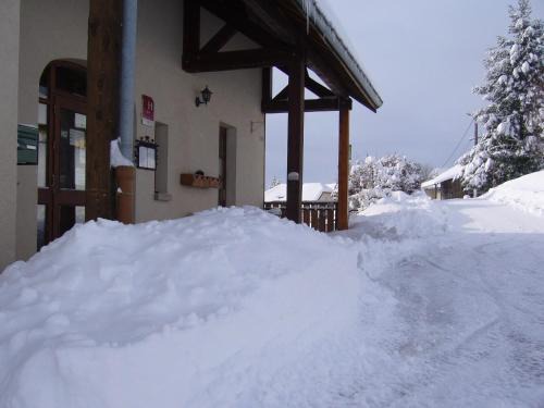 Chaux-Neuve Hotel | HOTEL Auberge du grand Git