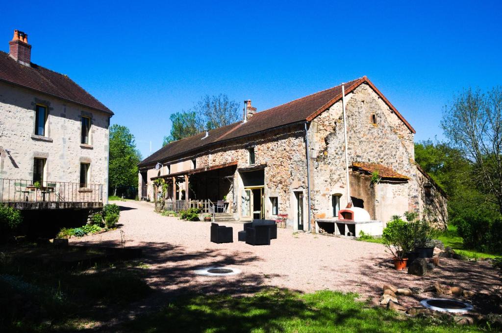 Epiry Hotel | Hotel Camping sur Yonne