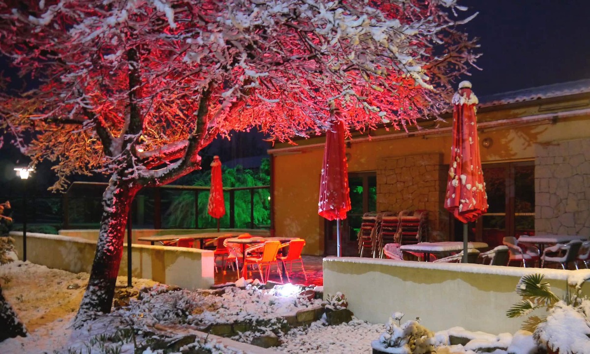 Lavilledieu Hotel | Hotel Les Persedes Sud Ardeche