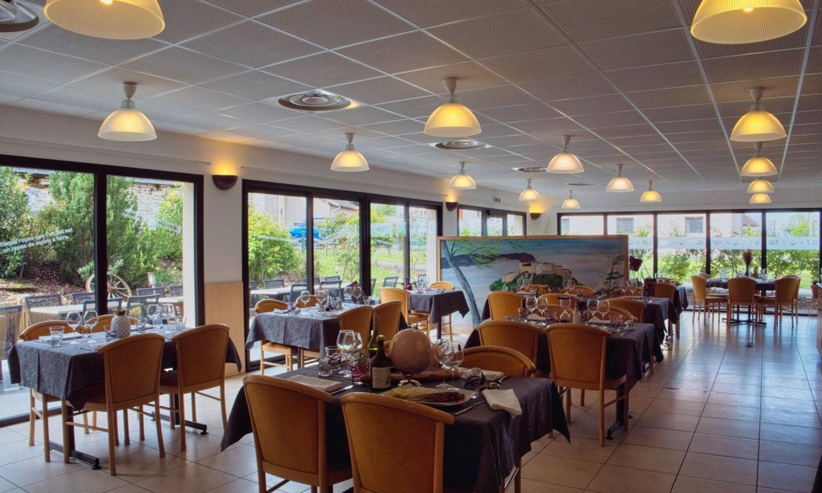 Amancey Hotel | Hotel Restaurant Le Champs des Lys