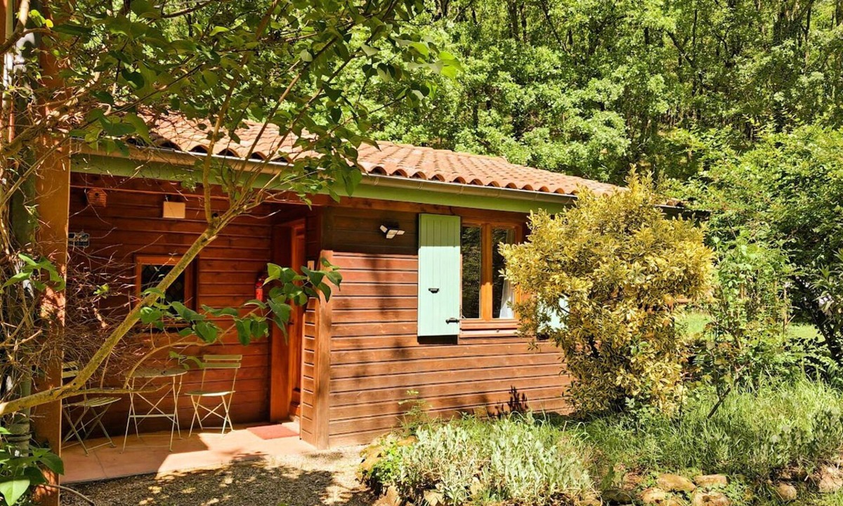 Le Poet-Laval House | House in wooded grounds