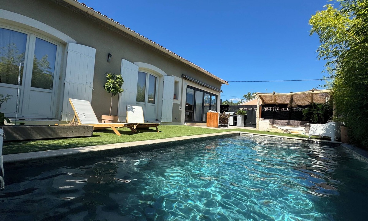 Carpentras House | House pool barbecue pétanque at the foot of the Ventoux
