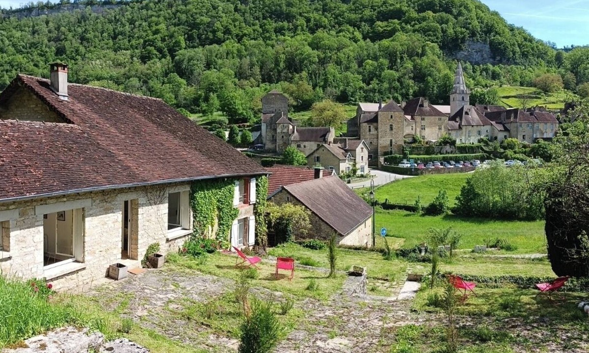 Baume-les-Messieurs House | House with breathtaking view of Baume-les-Messieurs abbey
