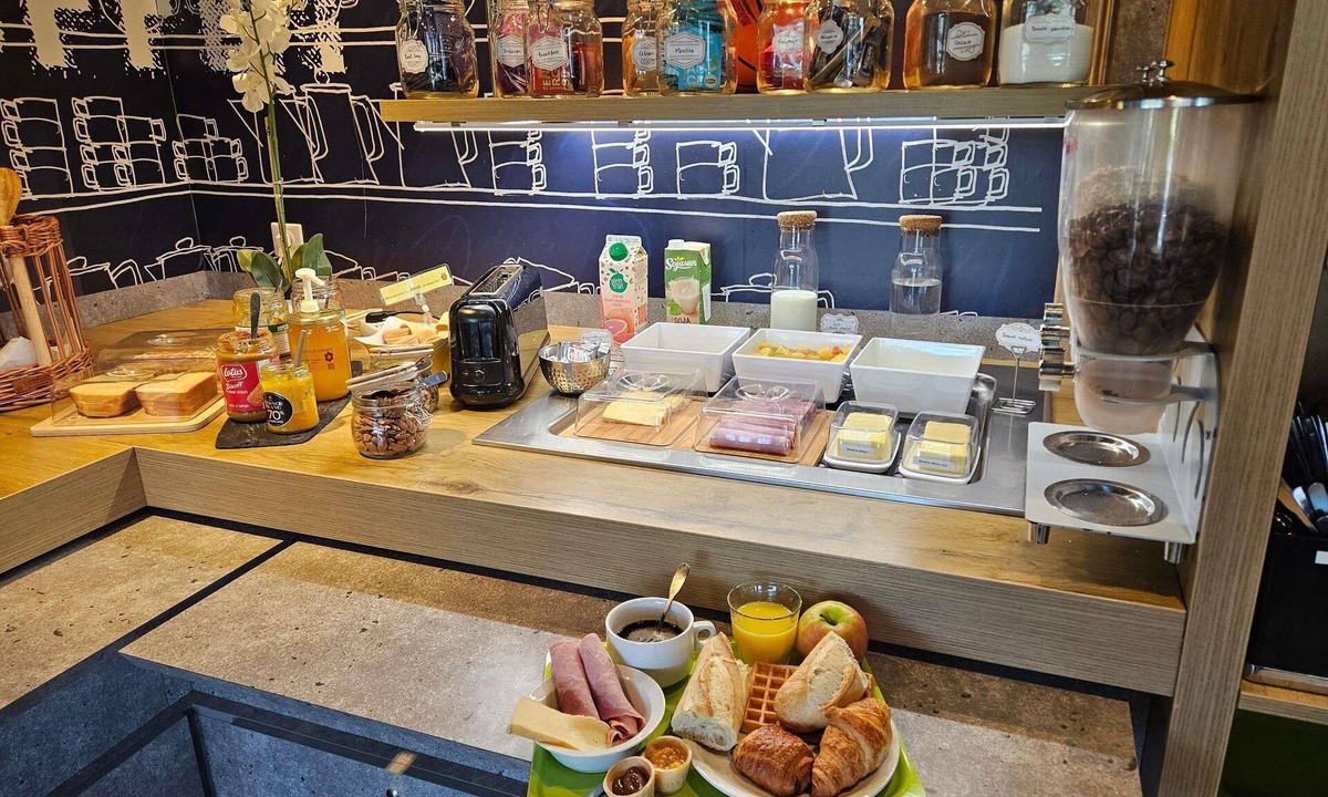 Aubiere Hotel | ibis budget Clermont Ferrand Sud