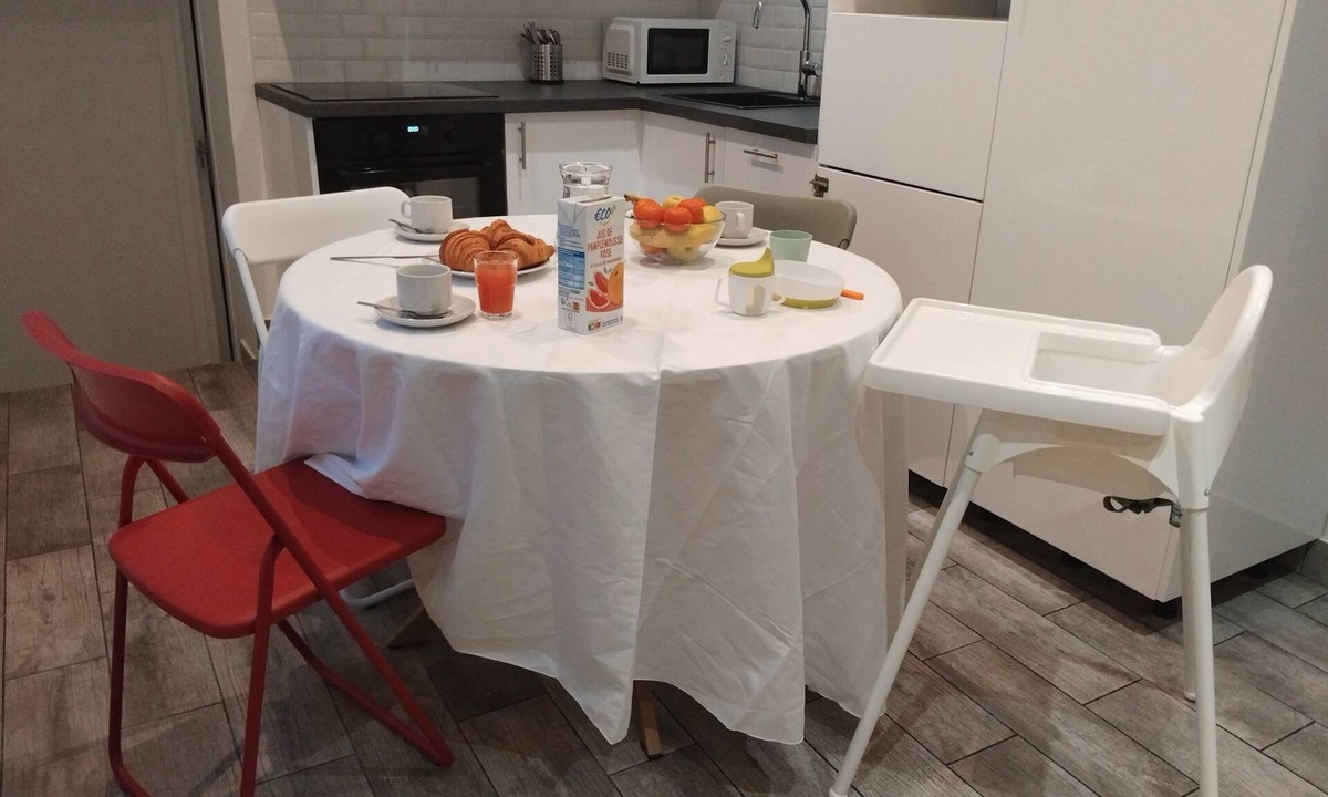 Villeneuve-le-Roi Apartment | Iglu Beautiful apartment, two comfortable bedrooms, outdoor camera. Garden.