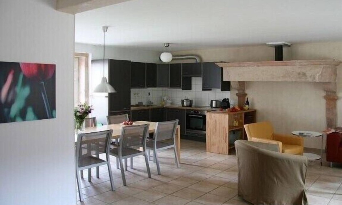 Cuisery Apartment | in La Fontenelle, Cuisery