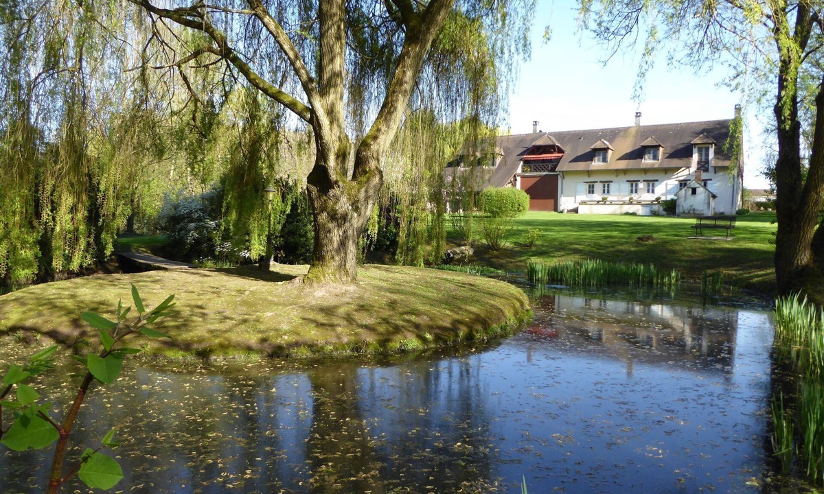 Pontoux Apartment | In southern Burgundy near Beaune, quiet, spacious vacation rental, 3-star rating