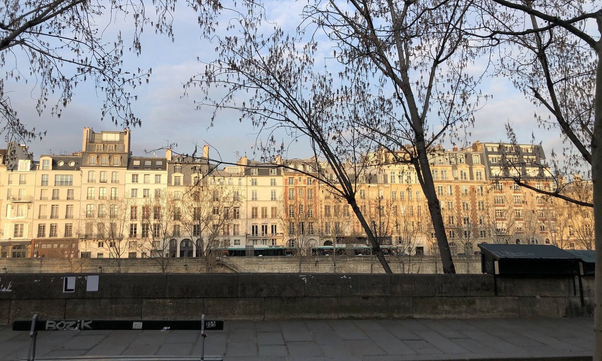 Quartier de la Monnaie Apartment | In the heart of historic Paris, next to Notre Dame, charm and sophistication. Air-conditioned
