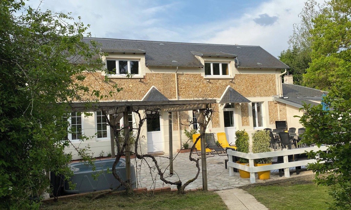 Senlisse House | In the heart of the Vallée de Chevreuse, le cottage des Vaux: park, wellness area