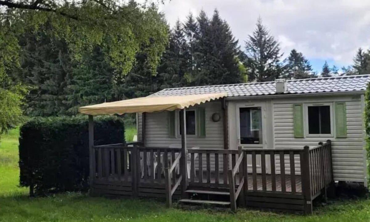 Champagnac-le-Vieux House | IRM3 Mobile Home: 3 Rooms, Sleeps 5