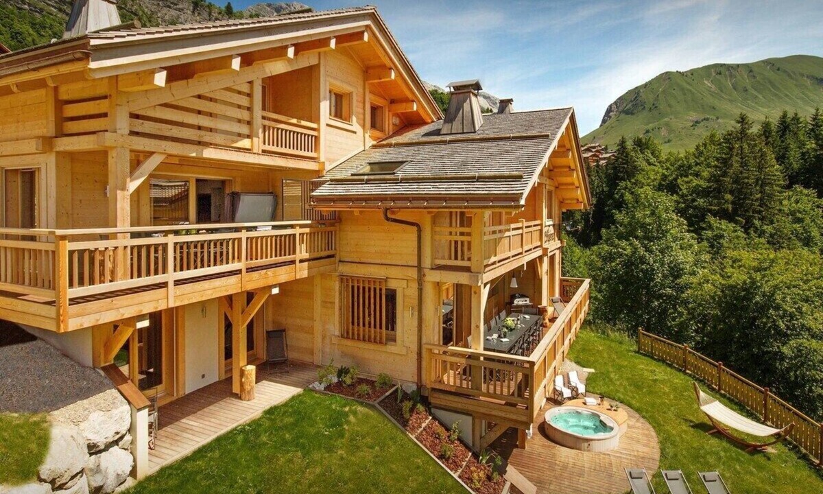 Le Chinaillon Ski Chalet | Jacuzzi hammam and sunny terrace