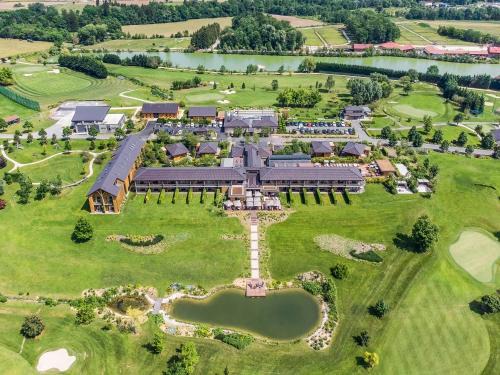 Crozet Hotel | Jiva Hill Resort - Genève