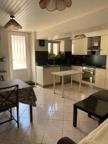 Courson-les-Carrieres Apartment | Joli appartement de 60m2 avec Balcon à la campagne