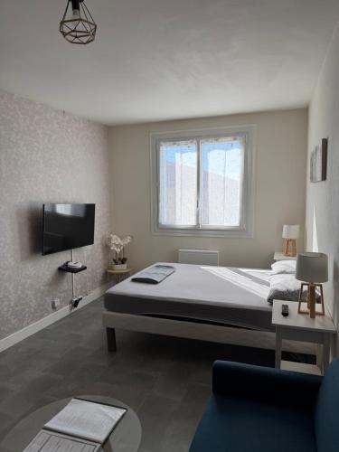 Moulins Apartment | Joli studio avec parking privé, bien situé