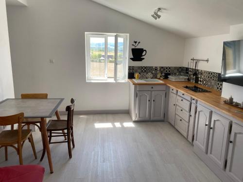 Charnay-les-Macon Apartment | Joli t2 au calme