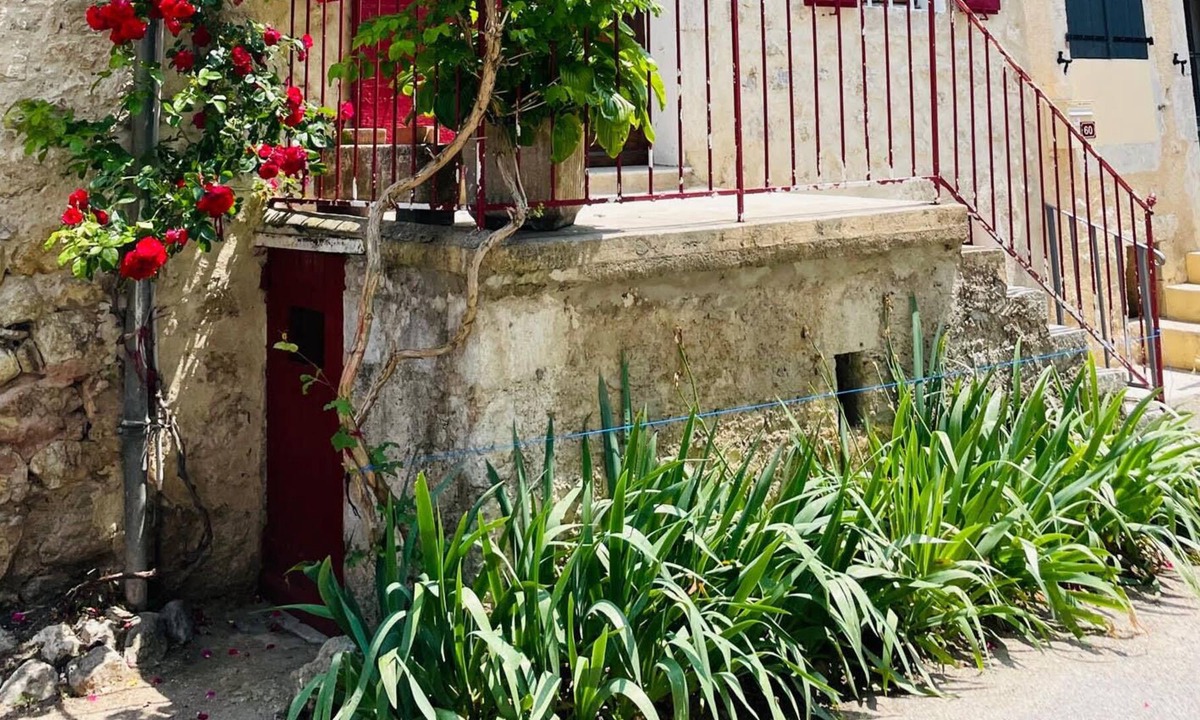 La Motte-Chalancon House | Jolie Maison de Village Spacieuse, Avec vue sur les Baronnies
