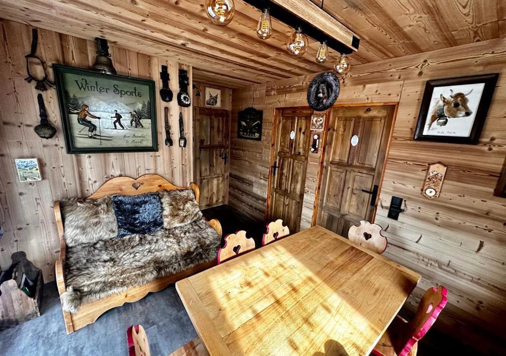 Saint-Laurent-en-Grandvaux Ski Chalet | l'écureuil