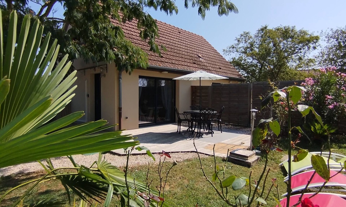 Saint-Maurice-en-Riviere Cottage | L'Albizia Air-conditioned * self-catering cottage Private parking and garden