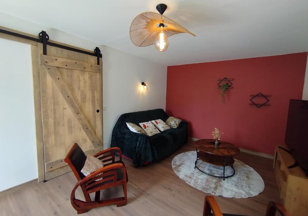 Saint-Maurice-en-Riviere House | L'Albizia Gîte Climatisé St Maurice