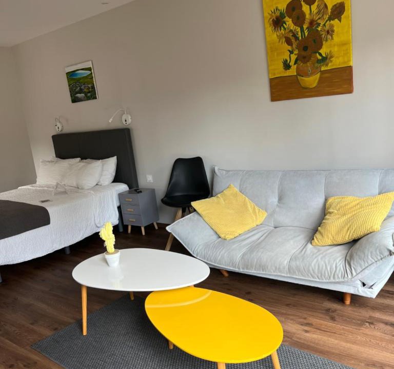 Saint-Chely-d'Aubrac Bed & Breakfast | l'Ancienne Gendarmerie