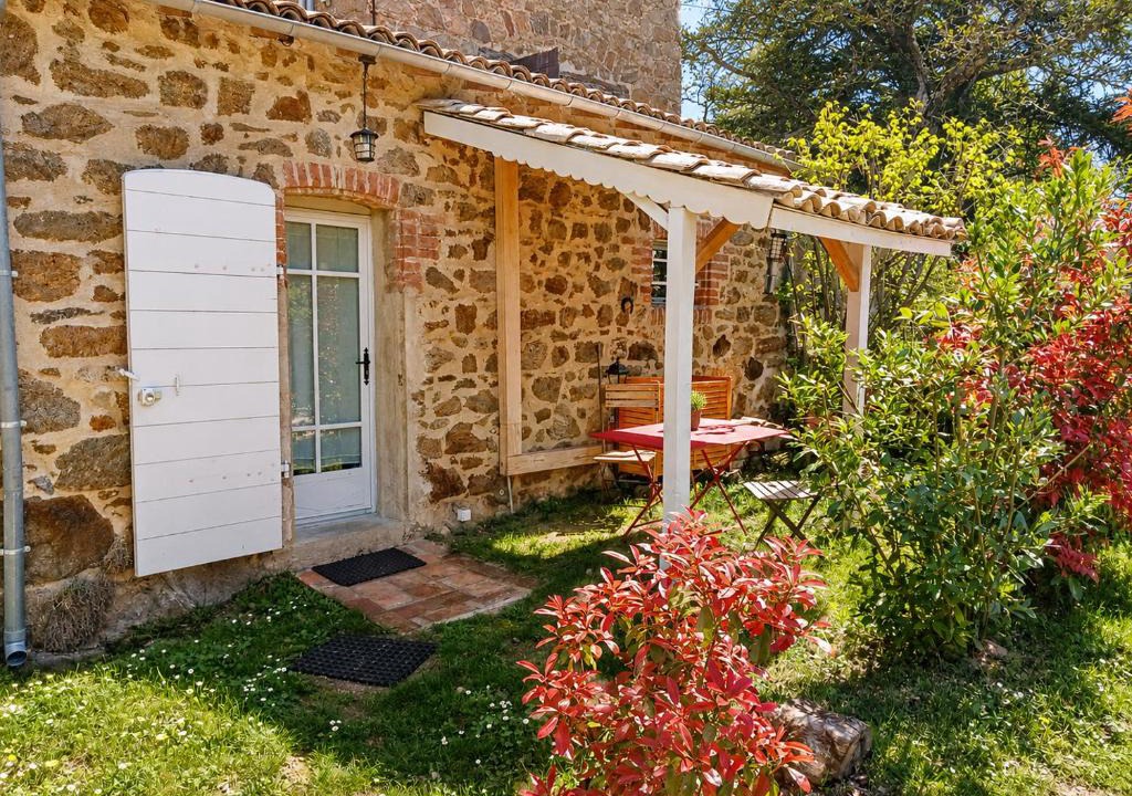 Saint-Cyr House | "L'Atelier de Pierre" Gîte Atypique