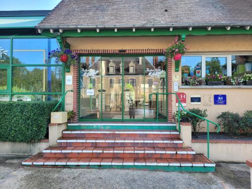 Dompierre-sur-Besbre Hotel | L'AUBERGE DE L'OLIVE