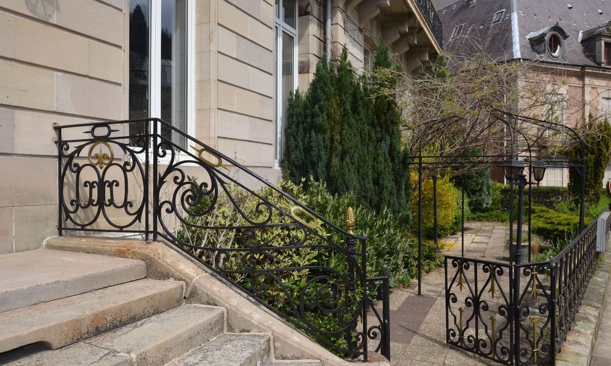 Plombieres-les-Bains Hotel | L'Empereur, sa Femme et le petit Prince