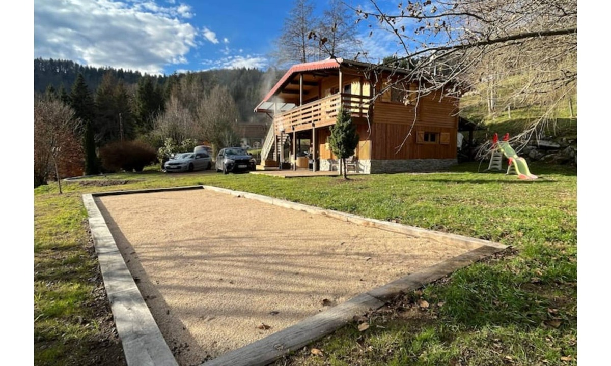 Rupt-sur-Moselle Ski Chalet | L'Escapade Chalet (Sleeps 6) with Alpaga Nordic Hot Tub