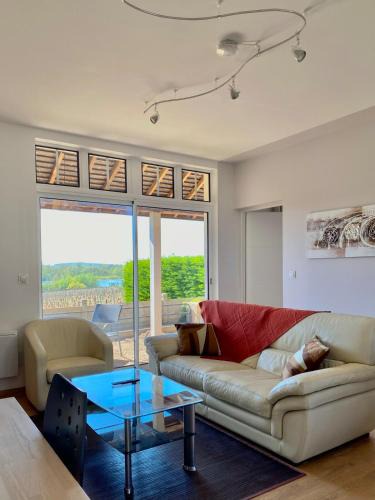 Pouilly-sur-Loire Apartment | L'Espérance vue sur la Loire et la vigne 2