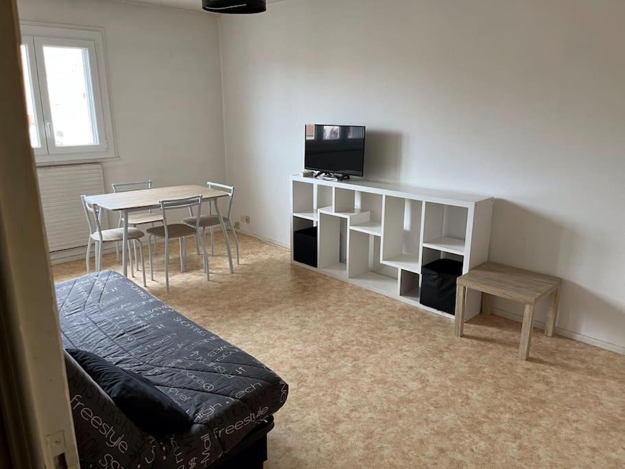Riorges Apartment | L'Essentiel : Bel appartement