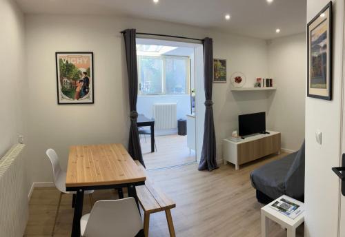 Les Romains Apartment | L'Interlude - Vichy