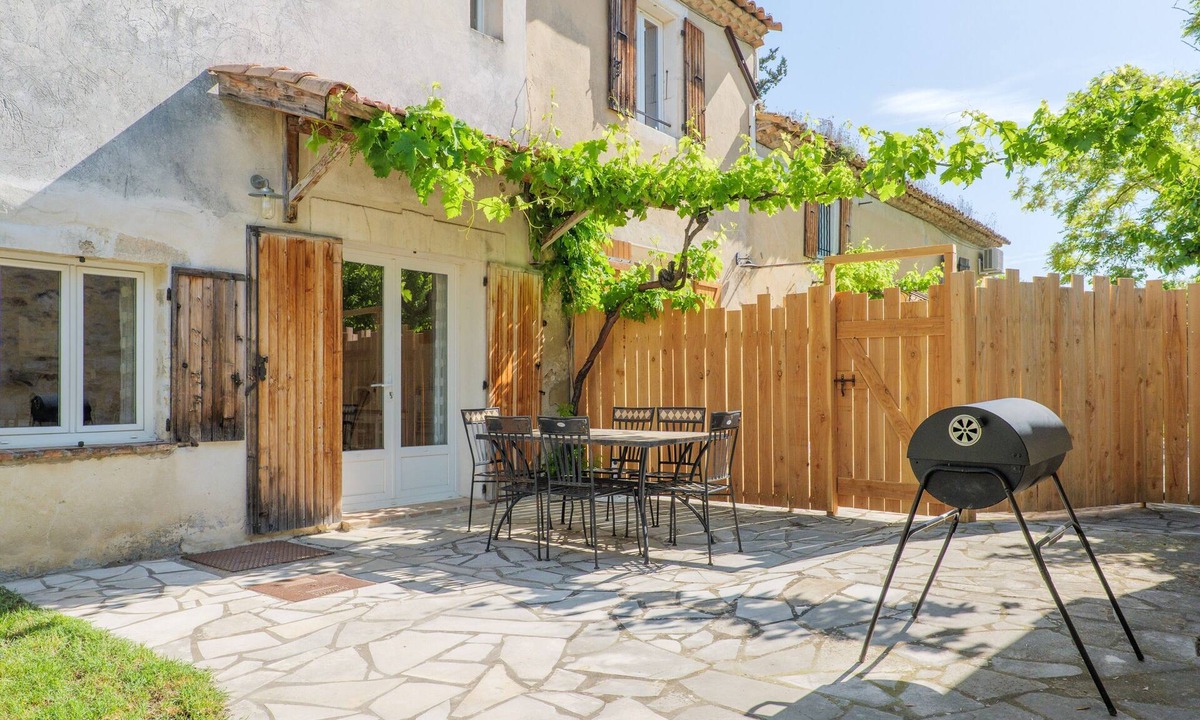 Saint-Paul-Trois-Chateaux House | L'olivier – Spacious Family Gîte near St Paul Trois Châteaux, Pool & Terrace