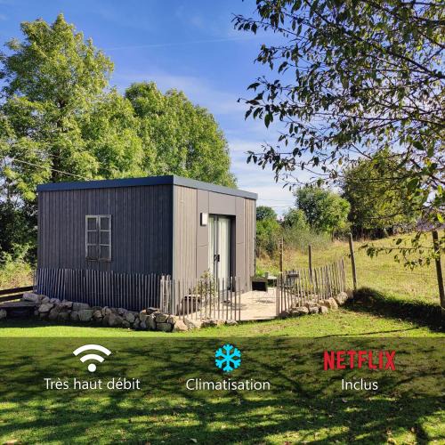Aumont-Aubrac House | L'Oustalou - Tiny house en Aubrac - vue panoramique sur la nature