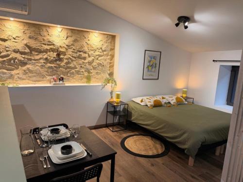 Andance Apartment | La Cachette du Pont - Studio Cosy et Lumineux
