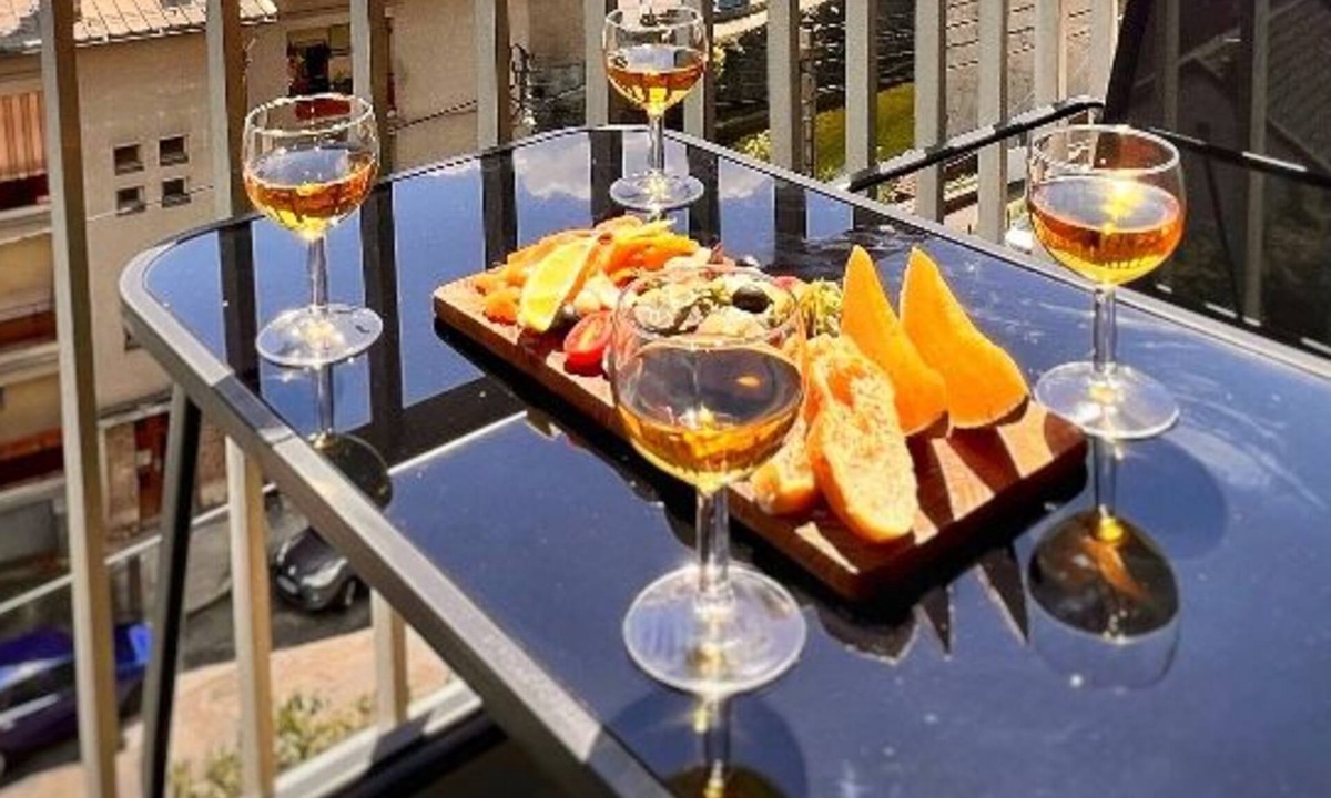 Saint-Claude Apartment | La Capucine - Bright with balcony and parking space