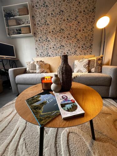 Lons-le-Saunier Apartment | La Chambre de Sophie - Studio et garage au calme, proche centre ville