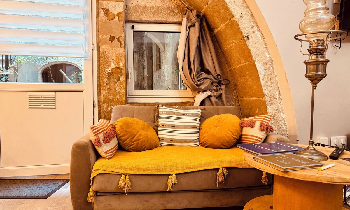 Romans-sur-Isere Apartment | La Chaumière - BedinShop - historic center - France