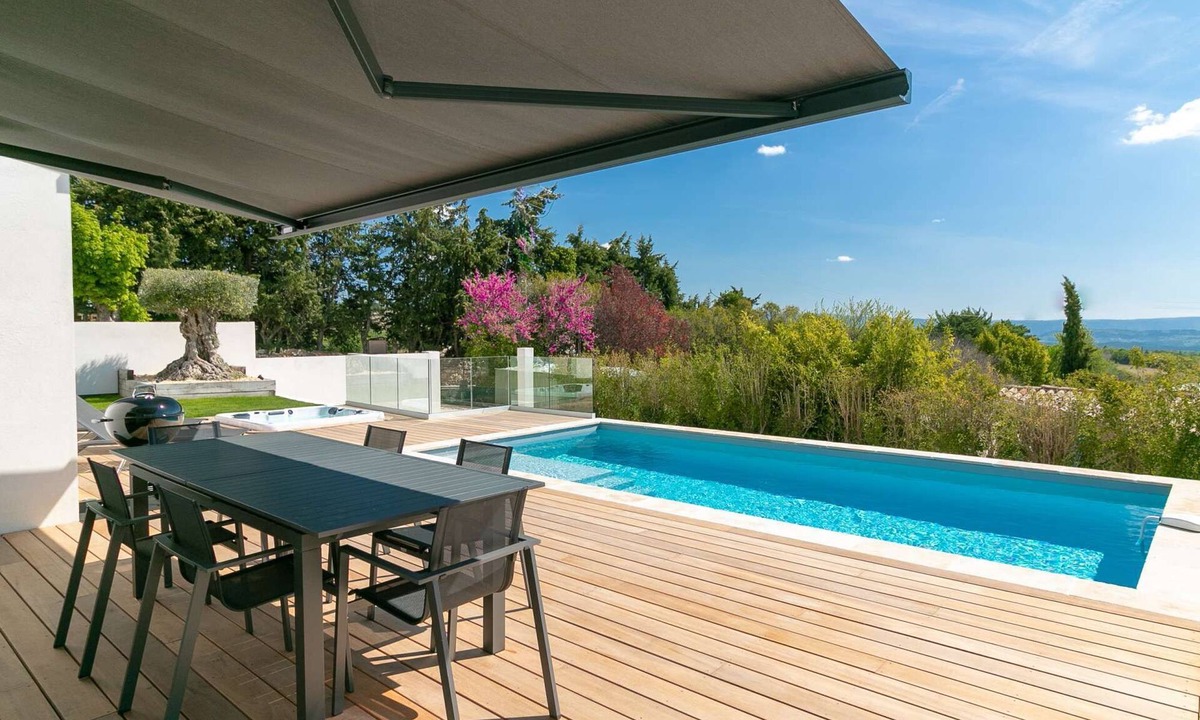 Sainte-Colombe Villa | La Contemporaine — Pool & Spa | Bersy Luxury®