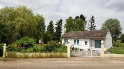 Sainte-Colombe-des-Bois House | la ferme aux kangourous