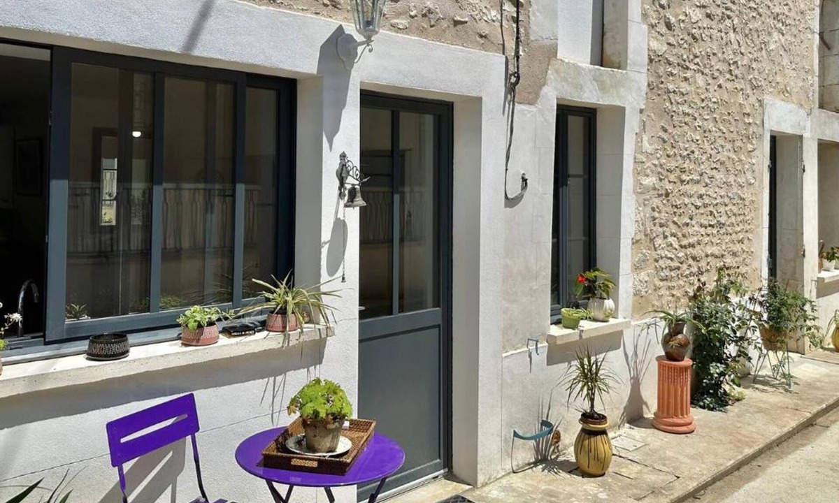 Augy House | LA FERME DE LUCIE Two-bedroom house with private garden and courtyard.