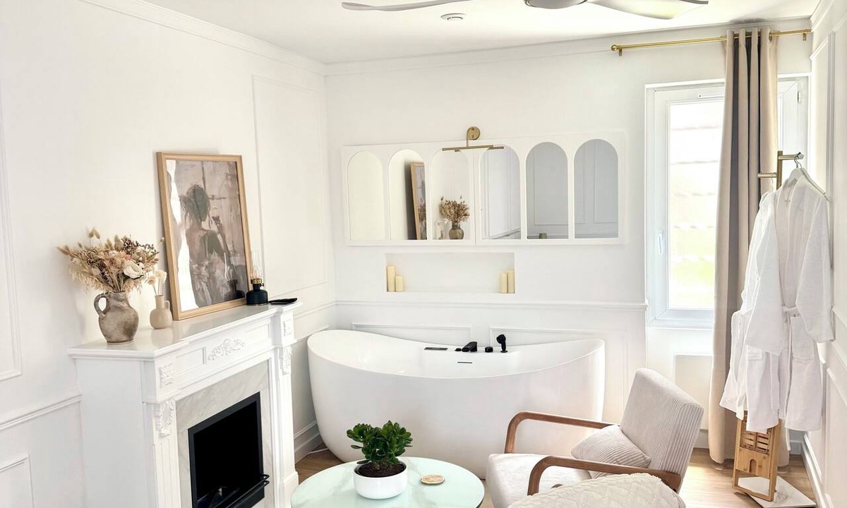 Vertou House | La Folie Blanche - Entire house with garden, spa, parking, and barbecue