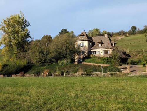 Clairvaux-d'Aveyron House | La Maison De La Prade
