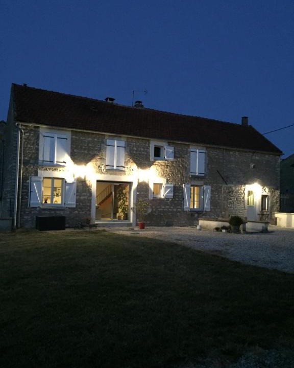 Prehy House | La maison de Lucien, gîte au cœur du vignoble Chablisien