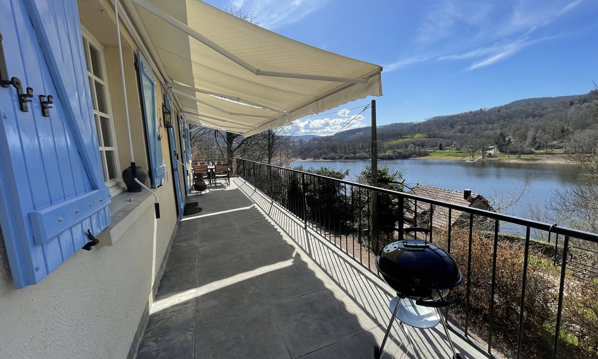 Corancy House | La Maison Les Moulins Vakantiehuis in de Morvan, Uitzicht op Lac de Panneciere
