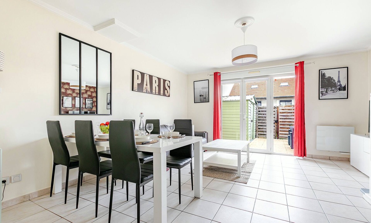 Chilly-Mazarin House | La Maison Mazarin - Detached house near the city center, cinema and Orly Airport