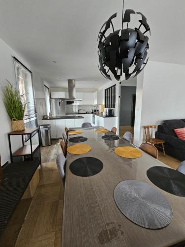 Bourg-de-Thizy Villa | La Maison Richard