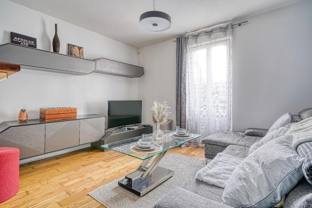 Alfortville Apartment | La Manufacture - 10 min de Paris - Netflix