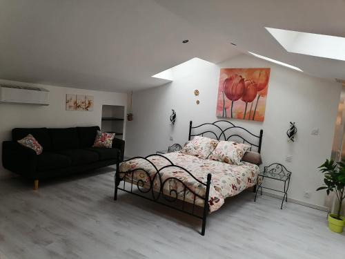Montmiral Apartment | La pivoine de Montmiral 7 personnes